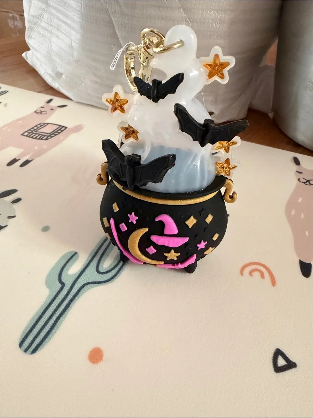 Bath & Body Works Halloween Cauldron Hand Sanitizer Holder Lights Up NWT